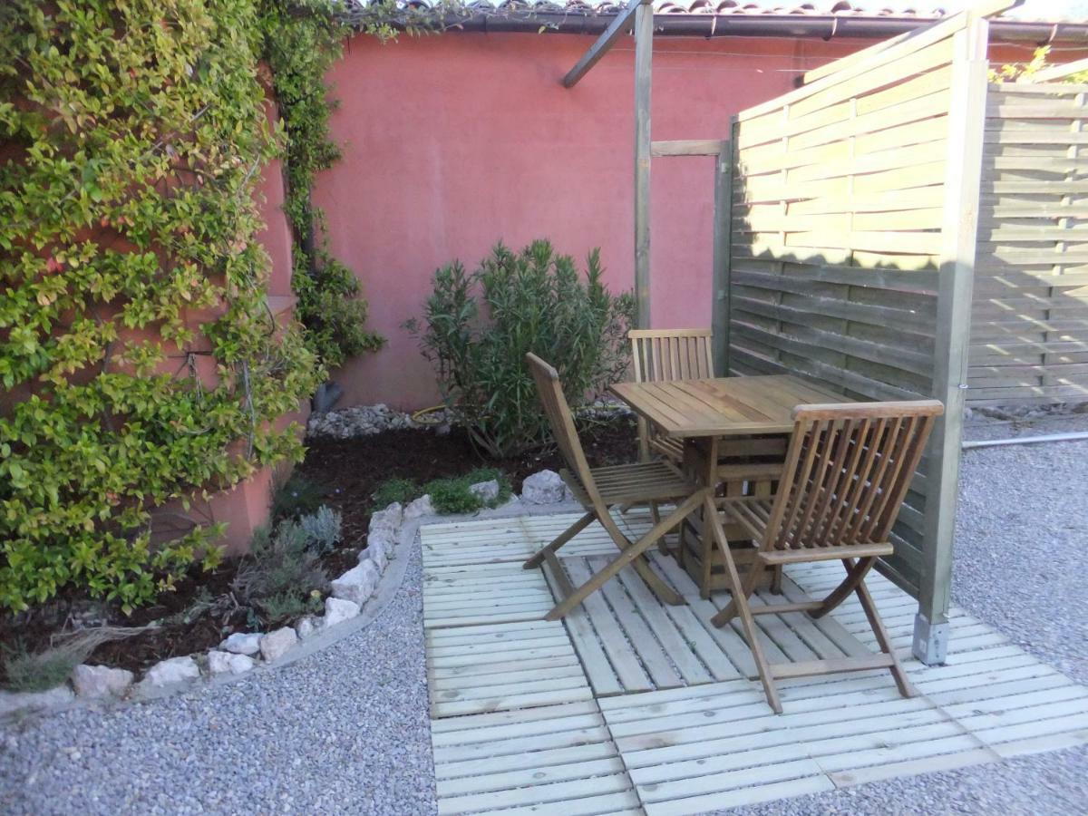 Gite Les Esparrus Villecroze Exteriér fotografie